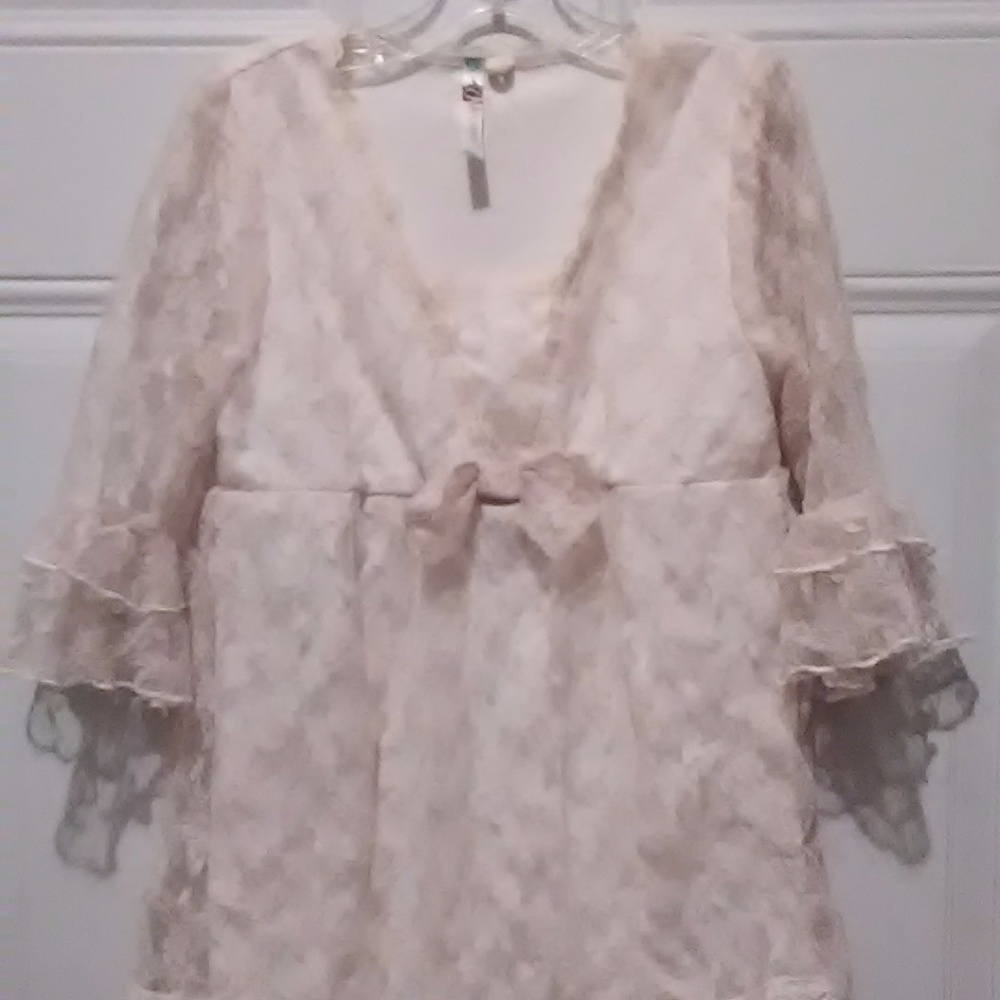 "Degrees" * Cream Lace dress * New